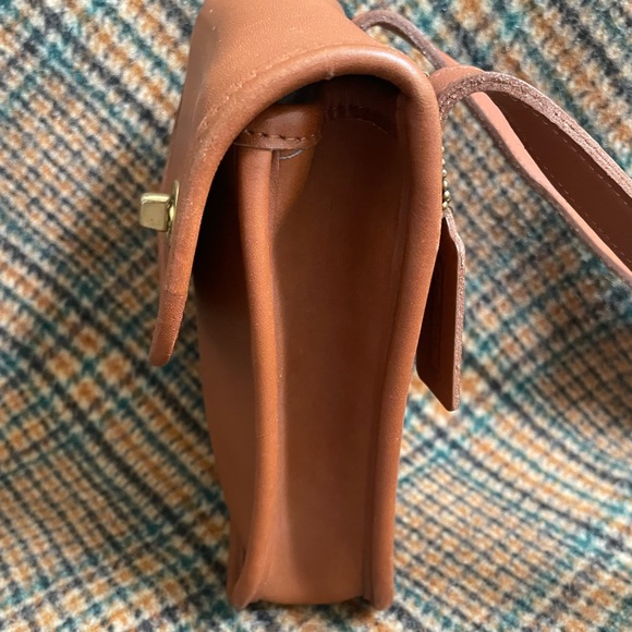 Coach Tan Sidepack 9978 - Picture 4 of 9